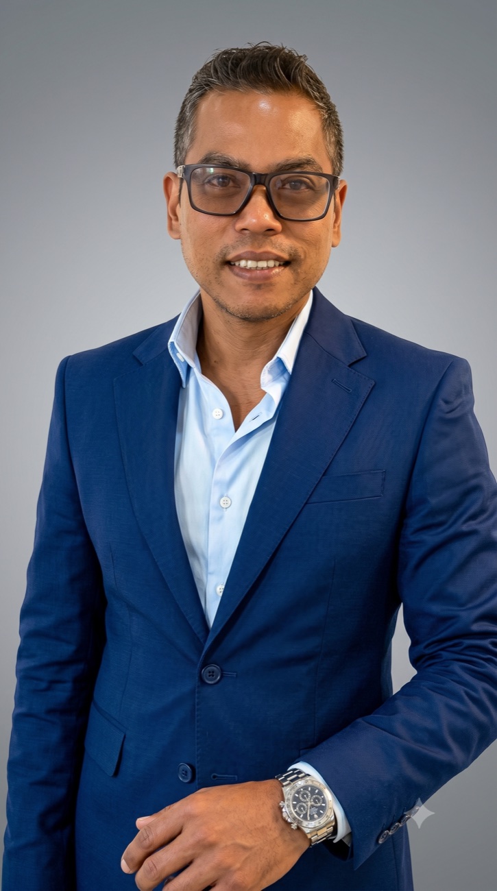 Workshop host Anthony Obedoza